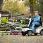 Carpo 2 special edition with man at flowerstand - sideview 3