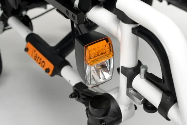 Verso - Detail front light Verso - Detail front light